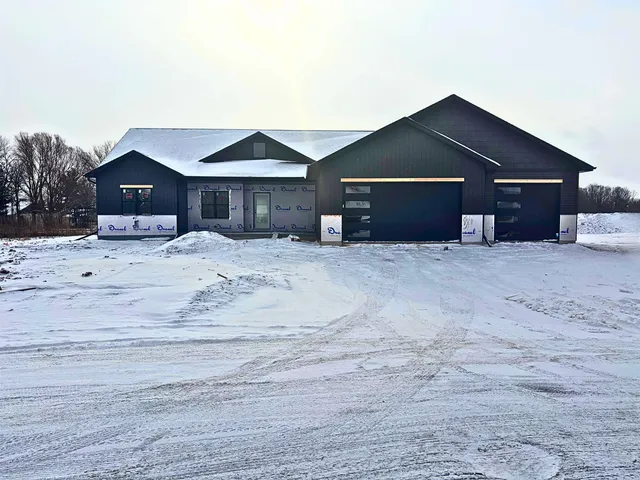 $549,900 | W5751 Roundstone Place, Menasha, WI 54952