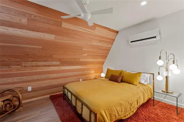 $429,000 | 5706 Point La Vista Road, Malakoff, TX 75148