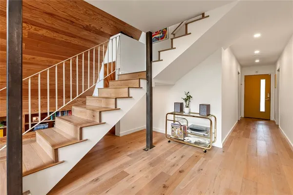 $429,000 | 5706 Point La Vista Road, Malakoff, TX 75148