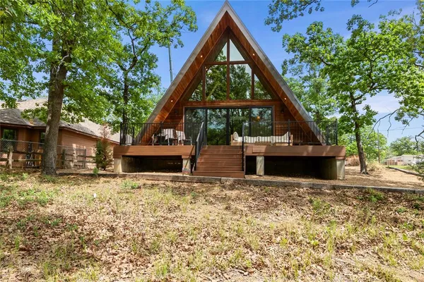 $429,000 | 5706 Point La Vista Road, Malakoff, TX 75148