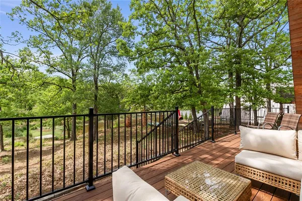 $429,000 | 5706 Point La Vista Road, Malakoff, TX 75148