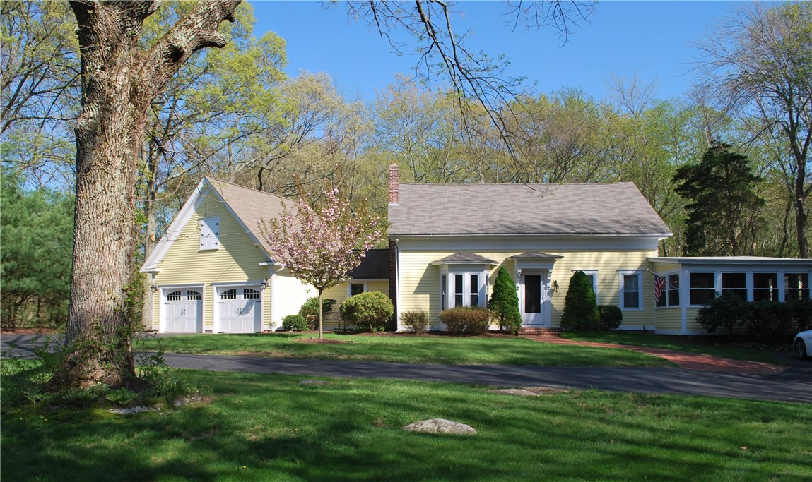 16 Lantern Road Lincoln, RI 02865 - Photo 1 of 37 Gallery Image 1