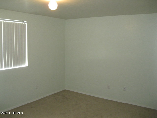 350 North Silverbell Road, Unit 27 Tucson, AZ 85745 - Photo 4 of 13
