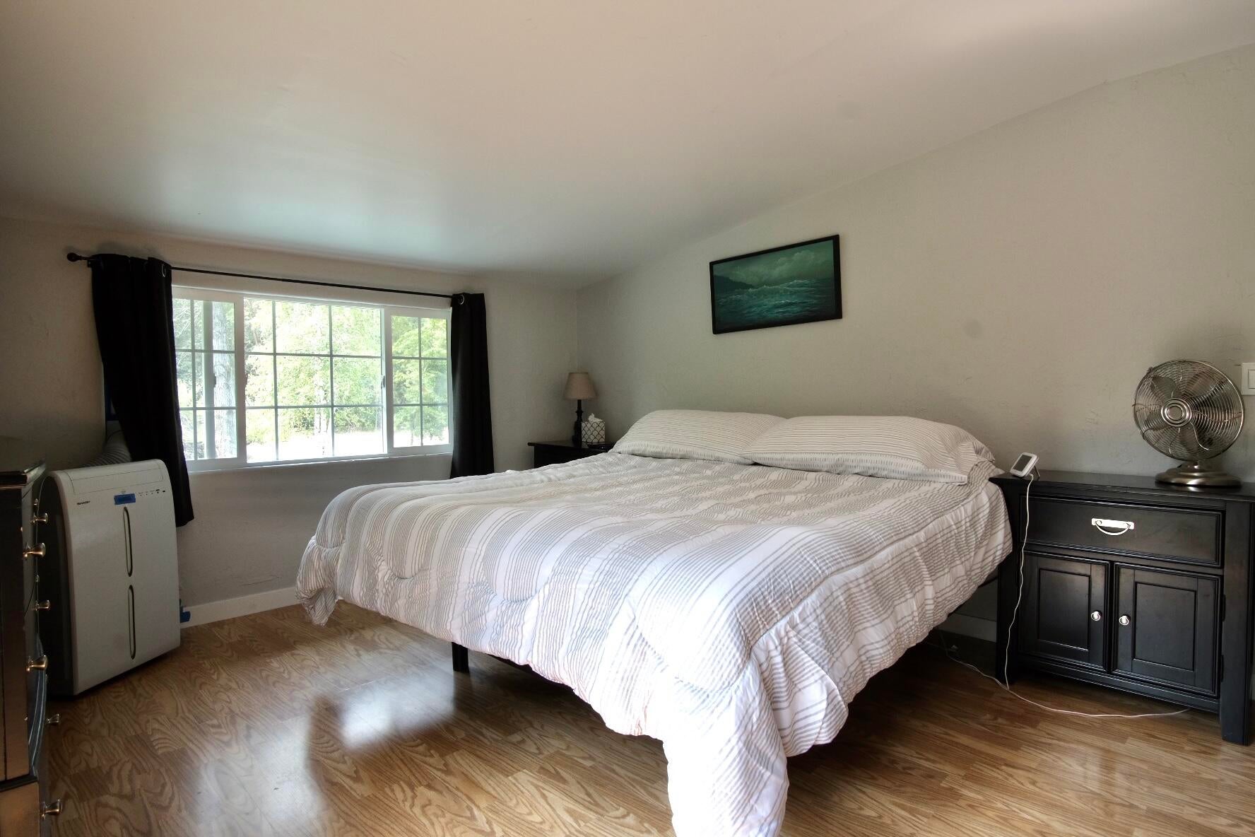 360 Stephen Way Williams, OR 97544 - Photo 17 of 22 main bedroom