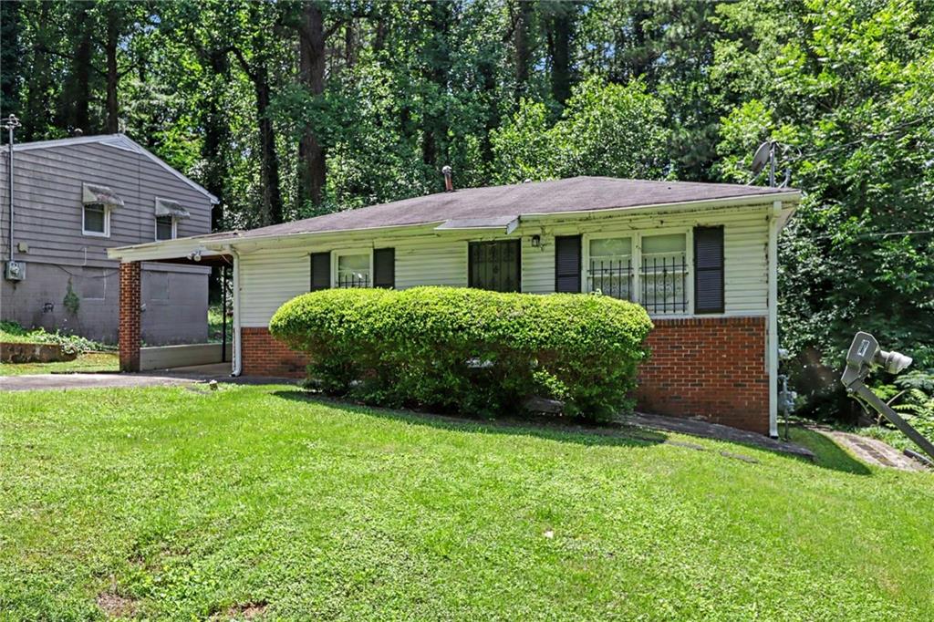 1898 Sylvan Ridge Drive Southwest Atlanta, GA 30310 - Photo 2 of 15