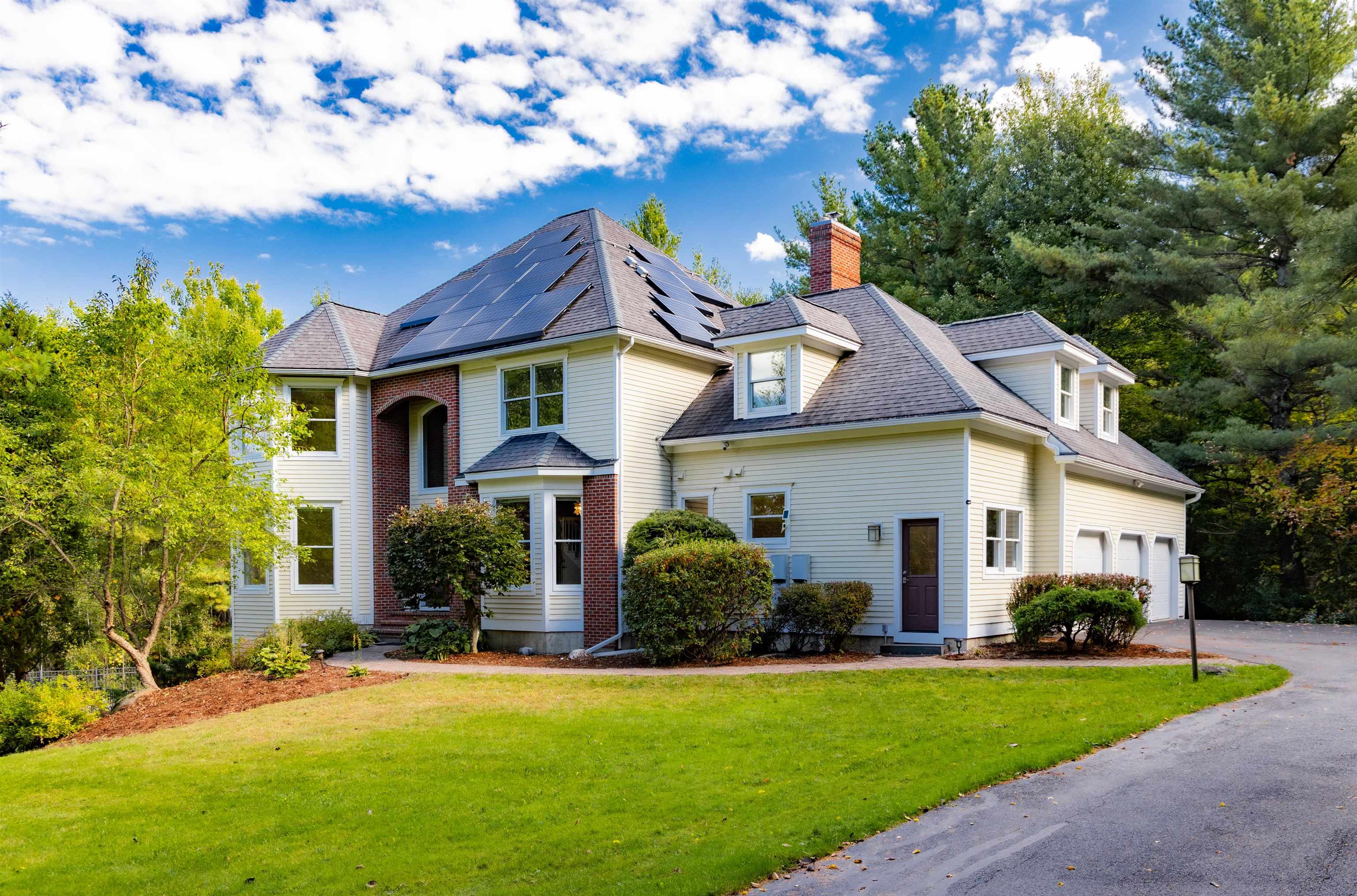 345 Meadowridge Road Williston, VT 05495 - Photo 1 of 60 Gallery Image 1