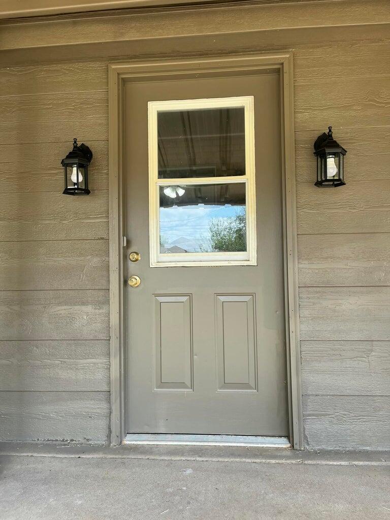 1307 Garland Plainview, TX 79072 - Photo 20 of 23 a view of front door