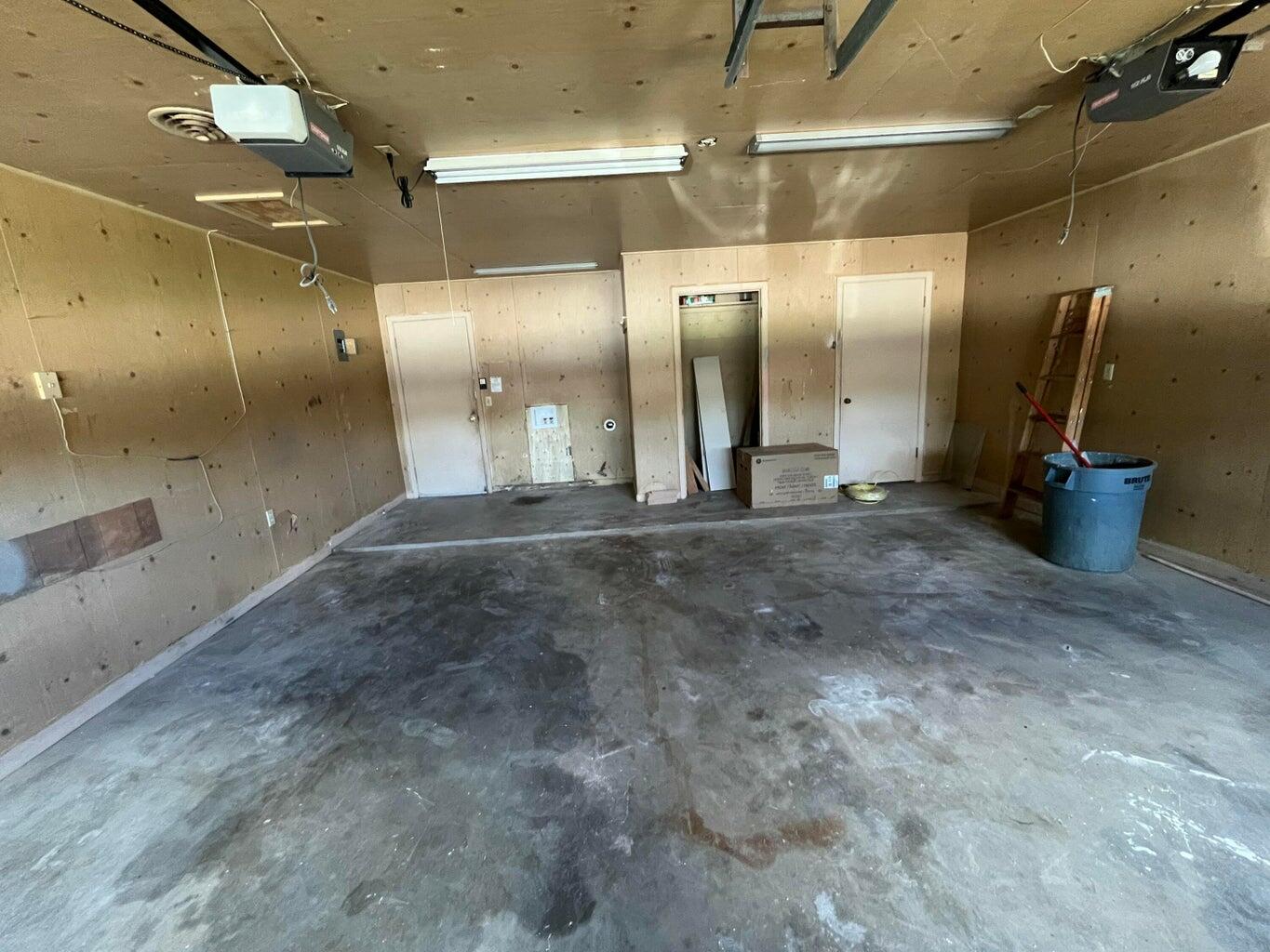 1307 Garland Plainview, TX 79072 - Photo 23 of 23 a bathroom with a glass shower door