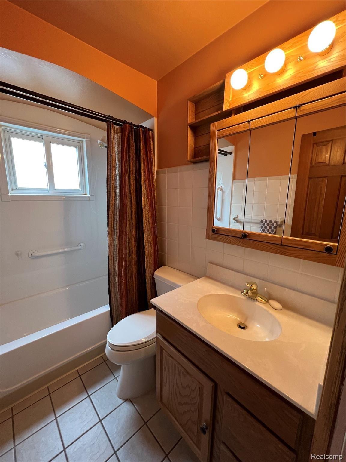 3450 Harding Street Dearborn, MI 48124 - Photo 19 of 31 IMG_8373.jpg