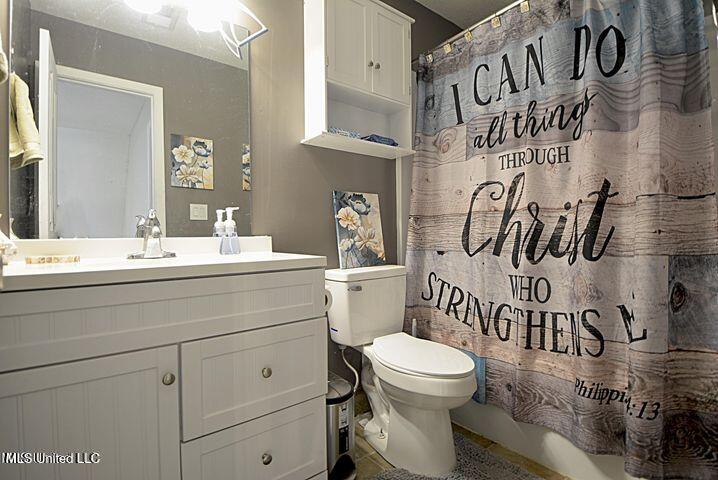 9195 Lakeside Drive Olive Branch, MS 38654 - Photo 20 of 22 Bathroom 2-Upstairs