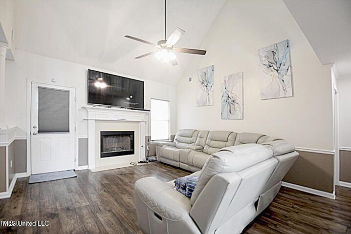 9195 Lakeside Drive Olive Branch, MS 38654 - Photo 4 of 22 Great Room from Foyer