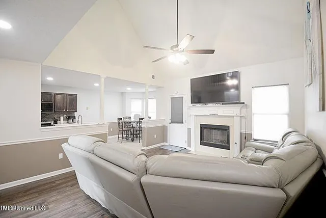 $299,900 | 9195 Lakeside Drive, Olive Branch, MS 38654