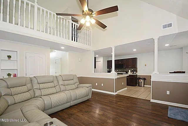 $299,900 | 9195 Lakeside Drive, Olive Branch, MS 38654