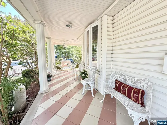 $779,000 | 33 West Newell Avenue, Rutherford, NJ 07070