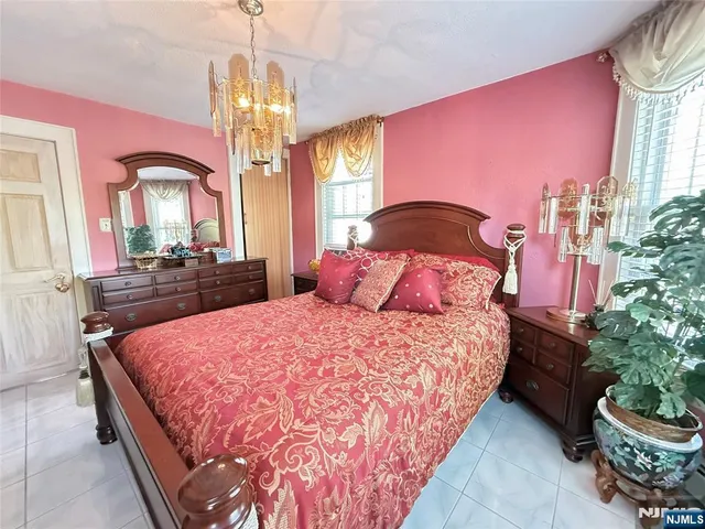 $779,000 | 33 West Newell Avenue, Rutherford, NJ 07070