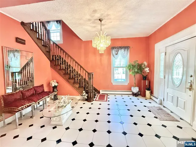 $779,000 | 33 West Newell Avenue, Rutherford, NJ 07070