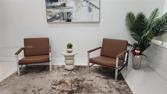 $2,380 | 200 Lakeview Drive, Unit 307, Weston, FL 33326