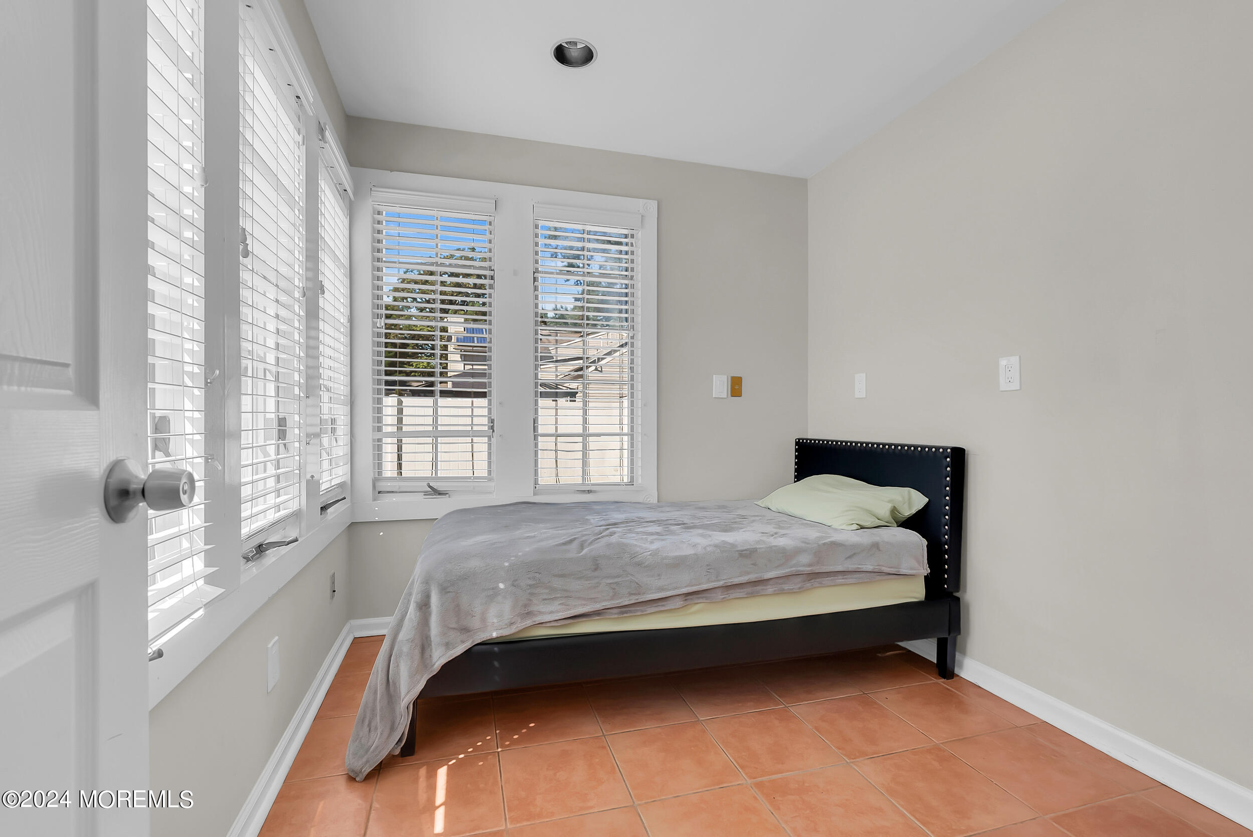 6 Calvin Terrace Oakhurst, NJ 07755 - Photo 19 of 36 044