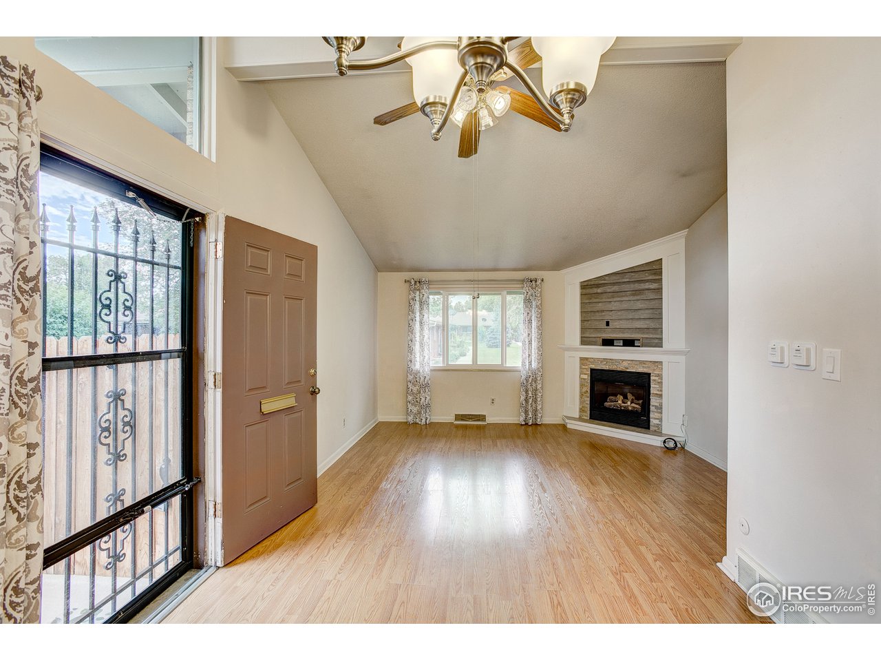 417 East Drake Road, Unit F4 Fort Collins, CO 80525 - Photo 6 of 23 Open living/dining area