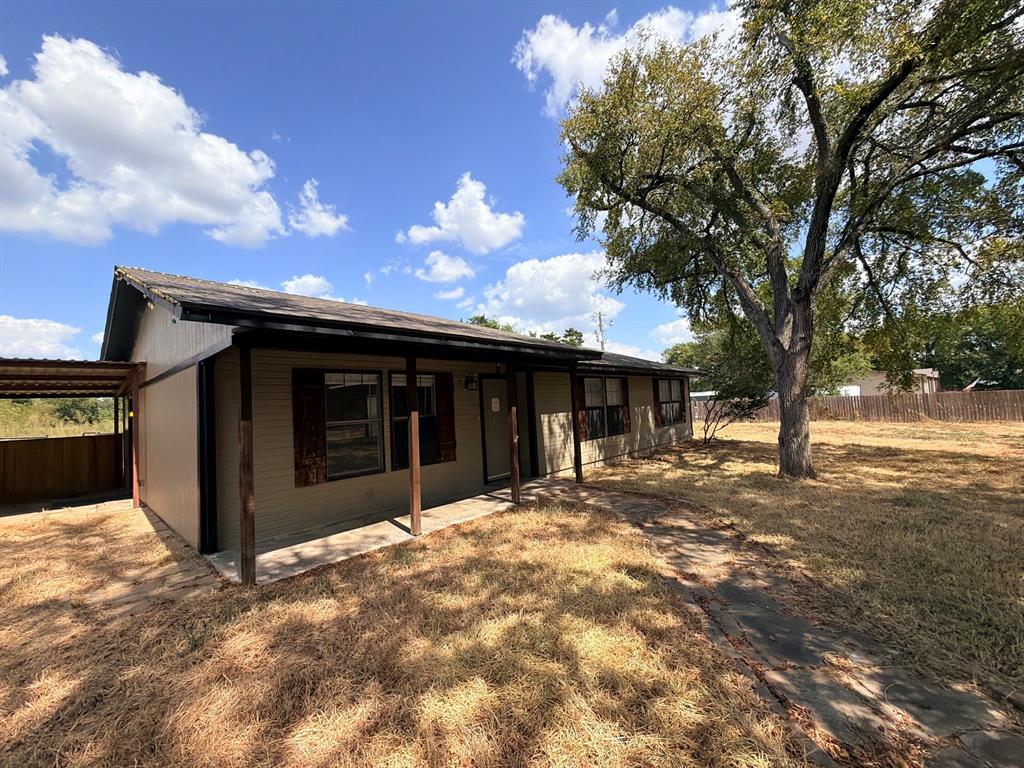 1223 Yowell Road Whitesboro, TX 76273 - Photo 29 of 38 Gallery Image 29