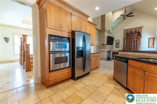 $959,900 | 49 Crest Boulevard, Easton, PA 18045