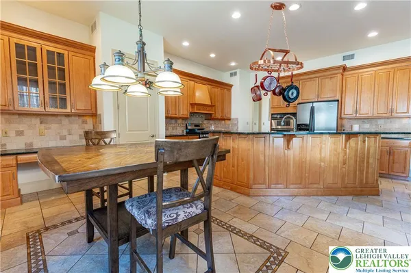 $959,900 | 49 Crest Boulevard, Easton, PA 18045