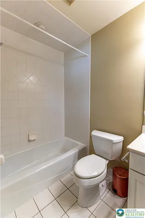$959,900 | 49 Crest Boulevard, Easton, PA 18045