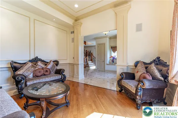 $959,900 | 49 Crest Boulevard, Easton, PA 18045