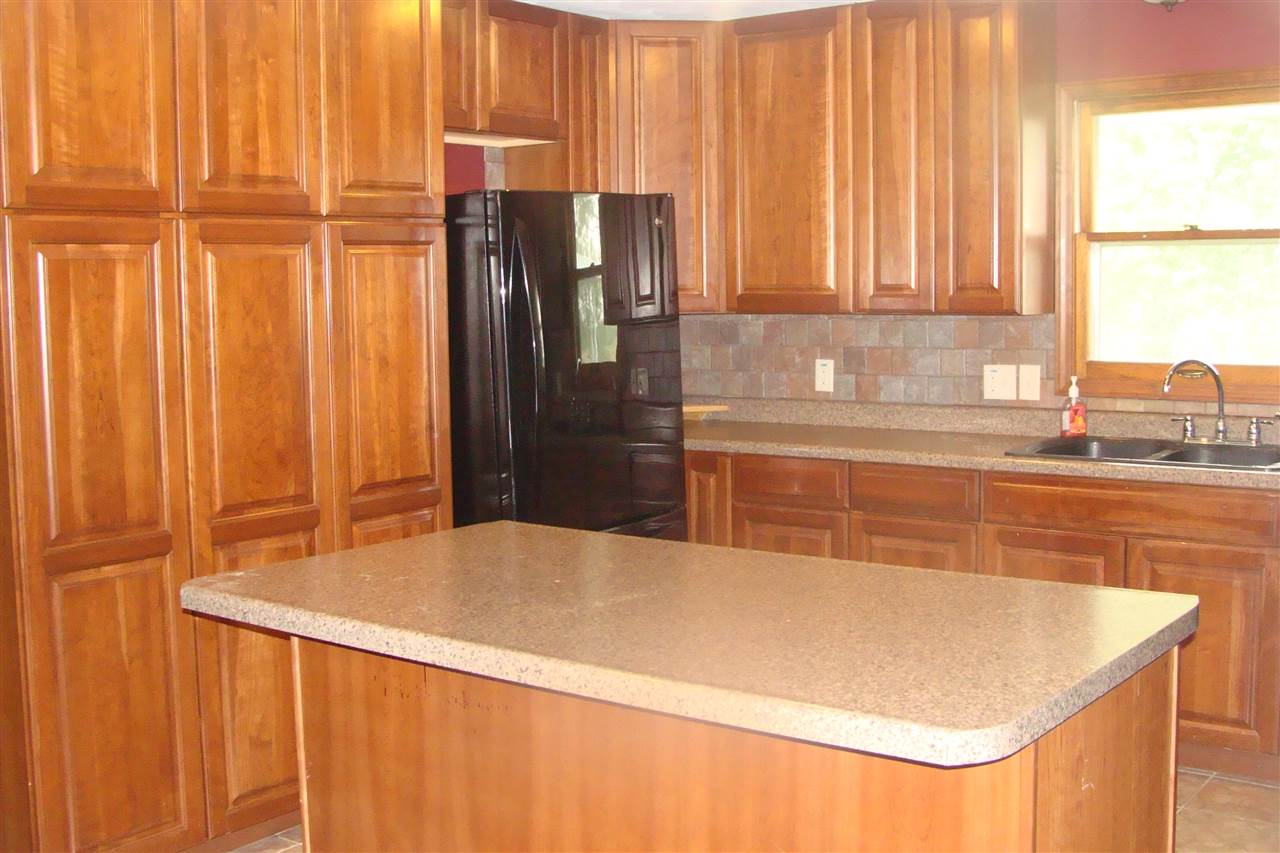 4108 South Cunningham Road Farmington, IL 61531 - Photo 12 of 24