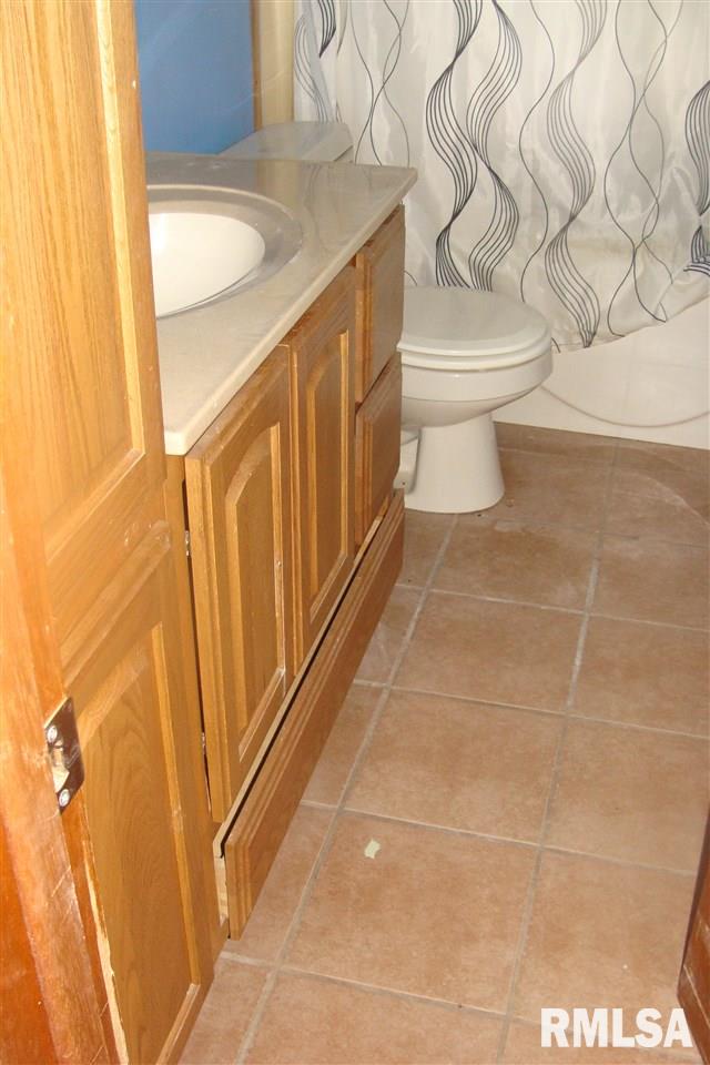 4108 South Cunningham Road Farmington, IL 61531 - Photo 15 of 24