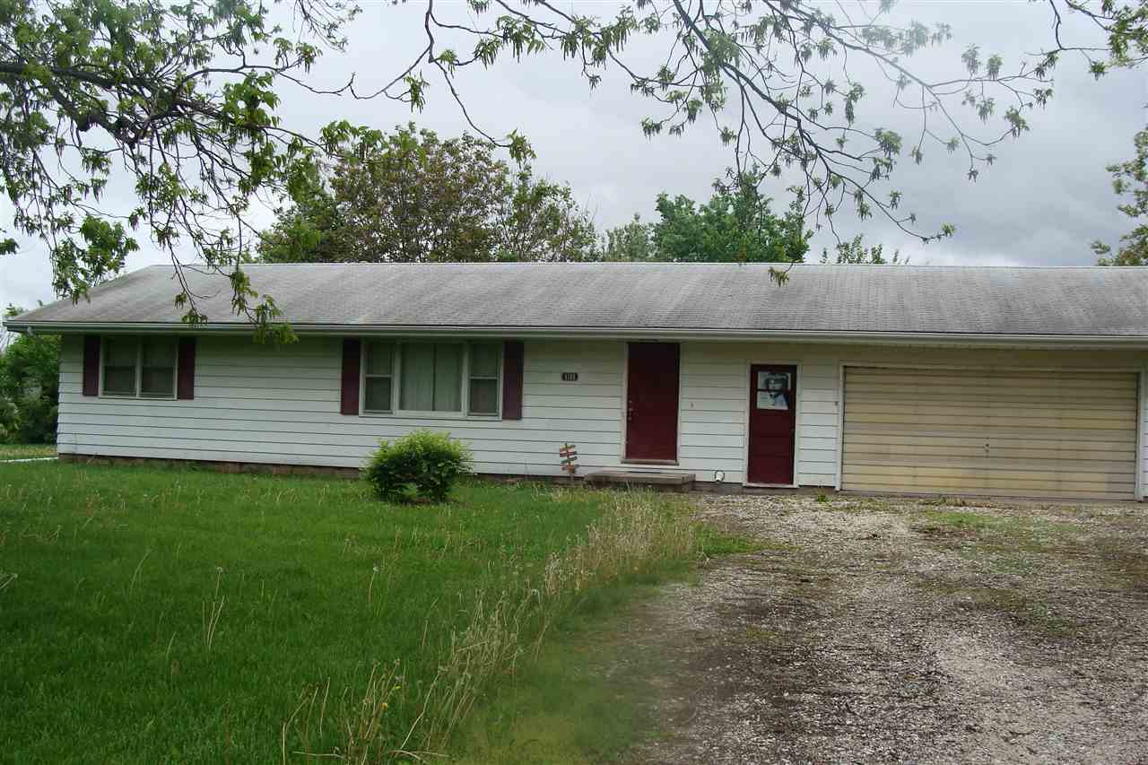 4108 South Cunningham Road Farmington, IL 61531 - Photo 2 of 24
