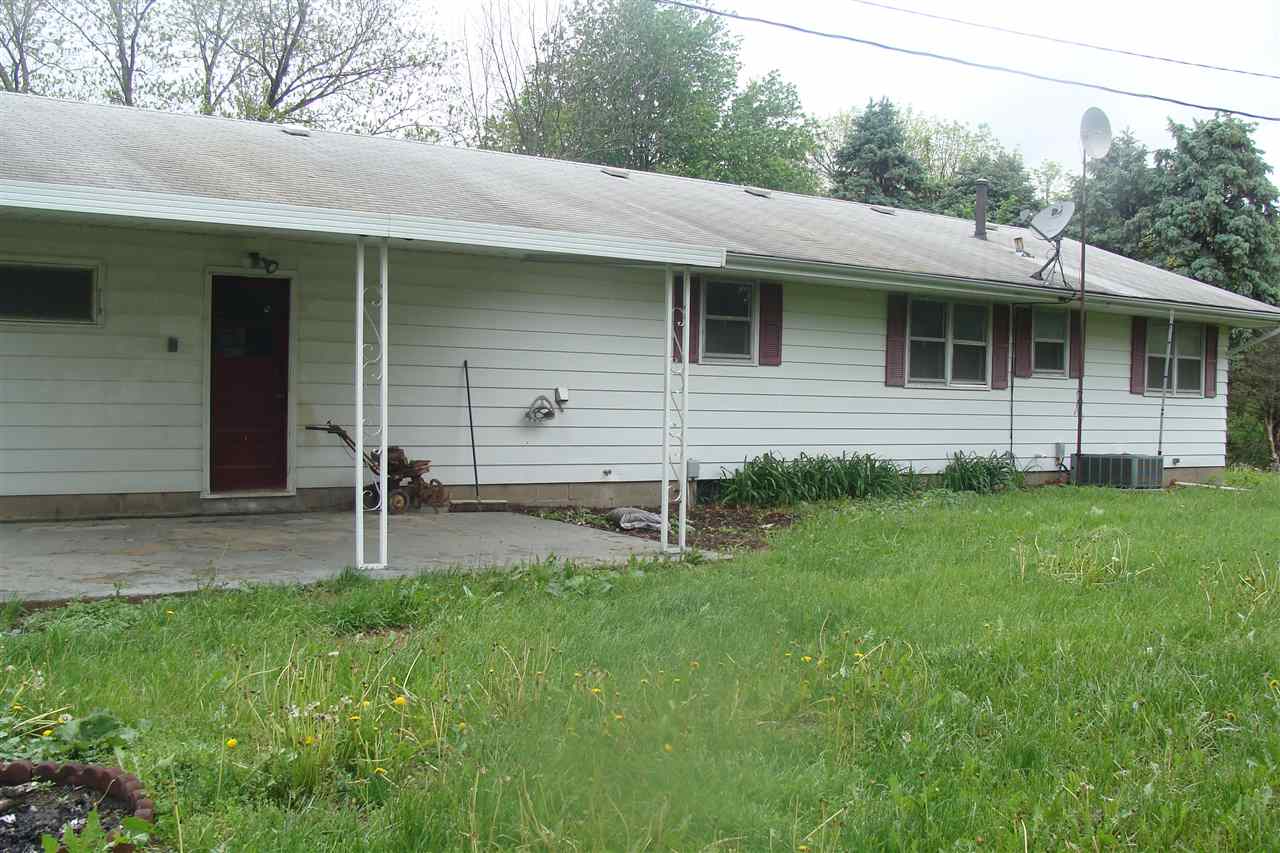 4108 South Cunningham Road Farmington, IL 61531 - Photo 4 of 24