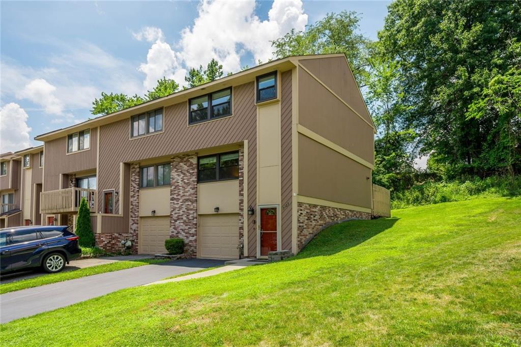 3125 Laurel Ridge Circle Bridgeville, PA 15017 - Photo 2 of 35