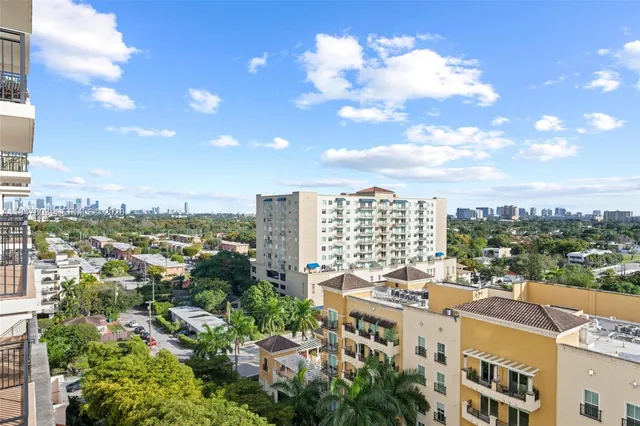 $2,900 | 888 Douglas Road, Unit 1012, Coral Gables, FL 33134