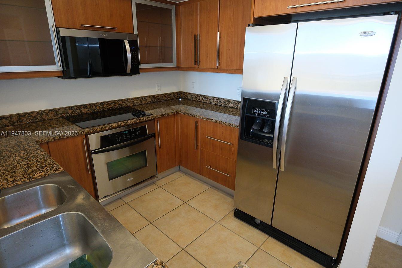 888 Douglas Road, Unit 1012 Coral Gables, FL 33134 - Photo 10 of 14