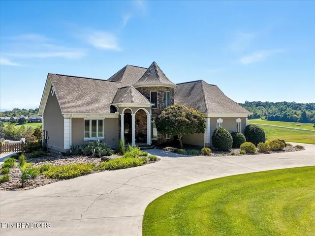 $1,570,000 | 527 Mountain View Drive, Vonore, TN 37885