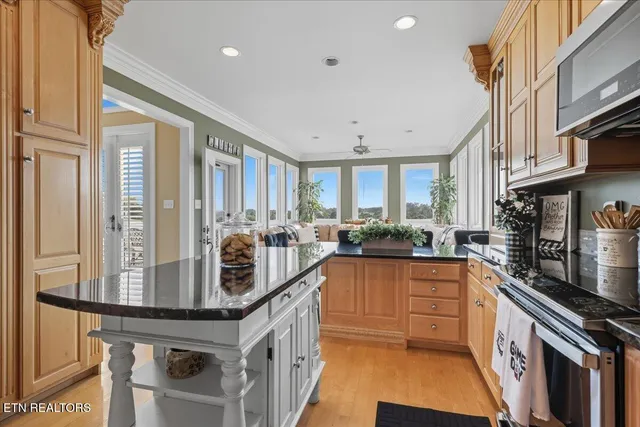 $1,570,000 | 527 Mountain View Drive, Vonore, TN 37885