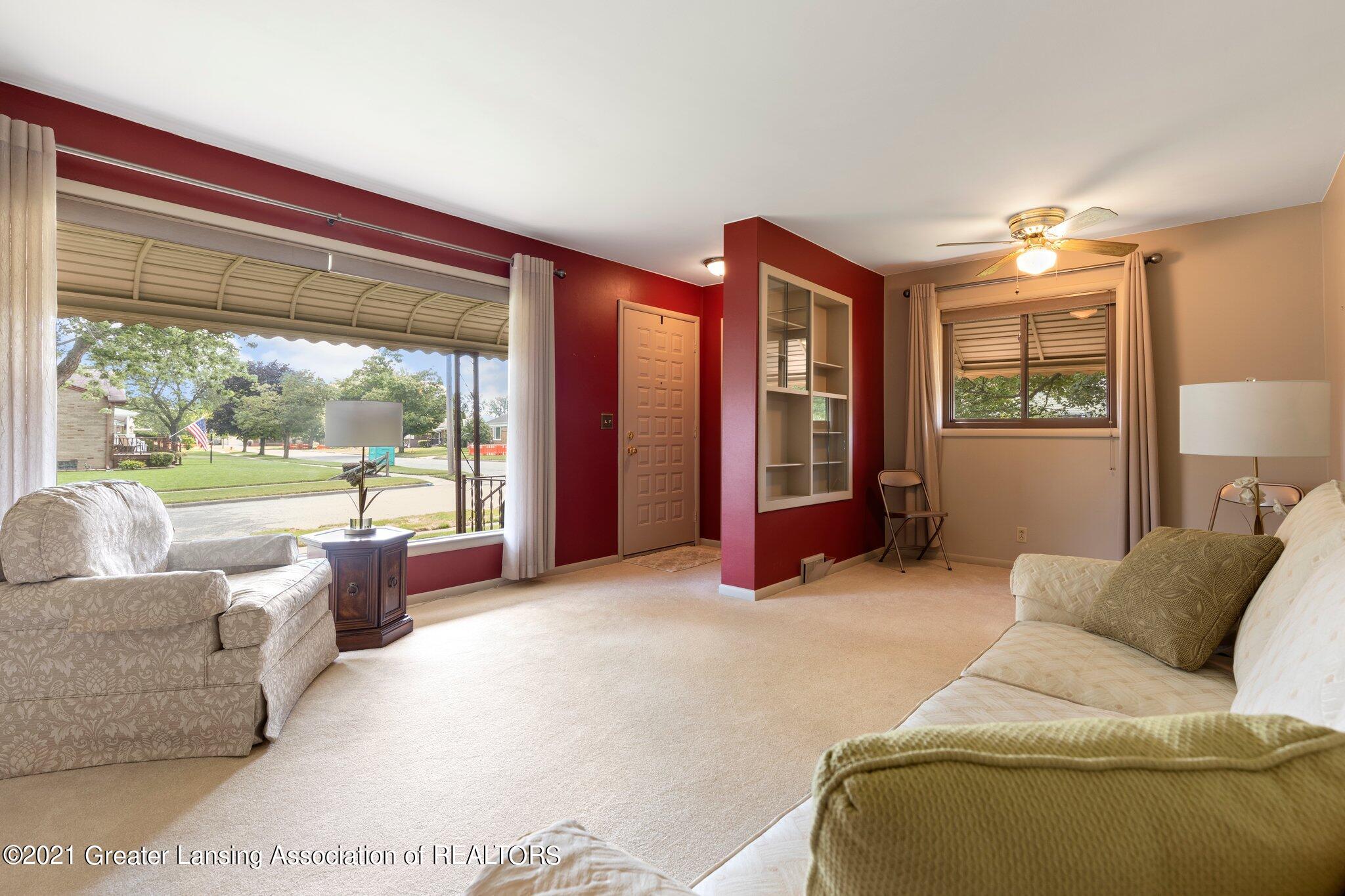 1105 Gould Road Lansing, MI 48917 - Photo 12 of 31 12-web-or-mls-0Z4A2929
