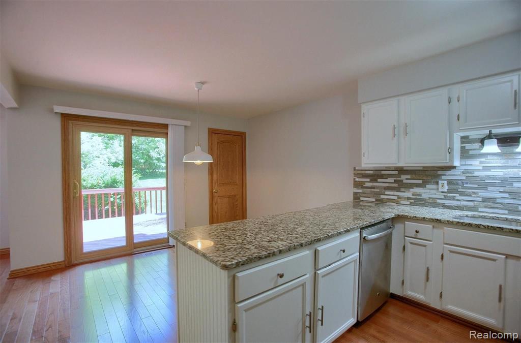 2403 Rochelle Park Drive Rochester Hills, MI 48309 - Photo 12 of 30