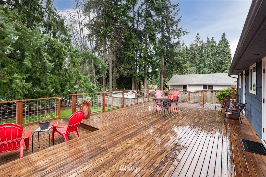 22415 73rd Place West Edmonds, WA 98026 - Photo 20 of 25 an outdoor space with seating