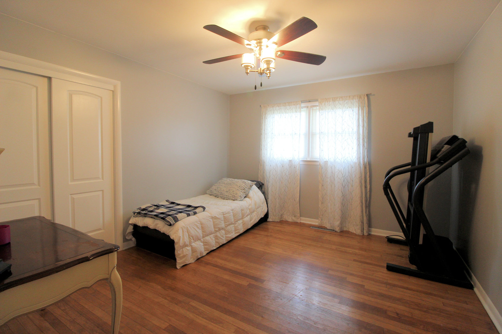 2838 River Road Kankakee, IL 60901 - Photo 14 of 24 a bedroom with a bed and a window
