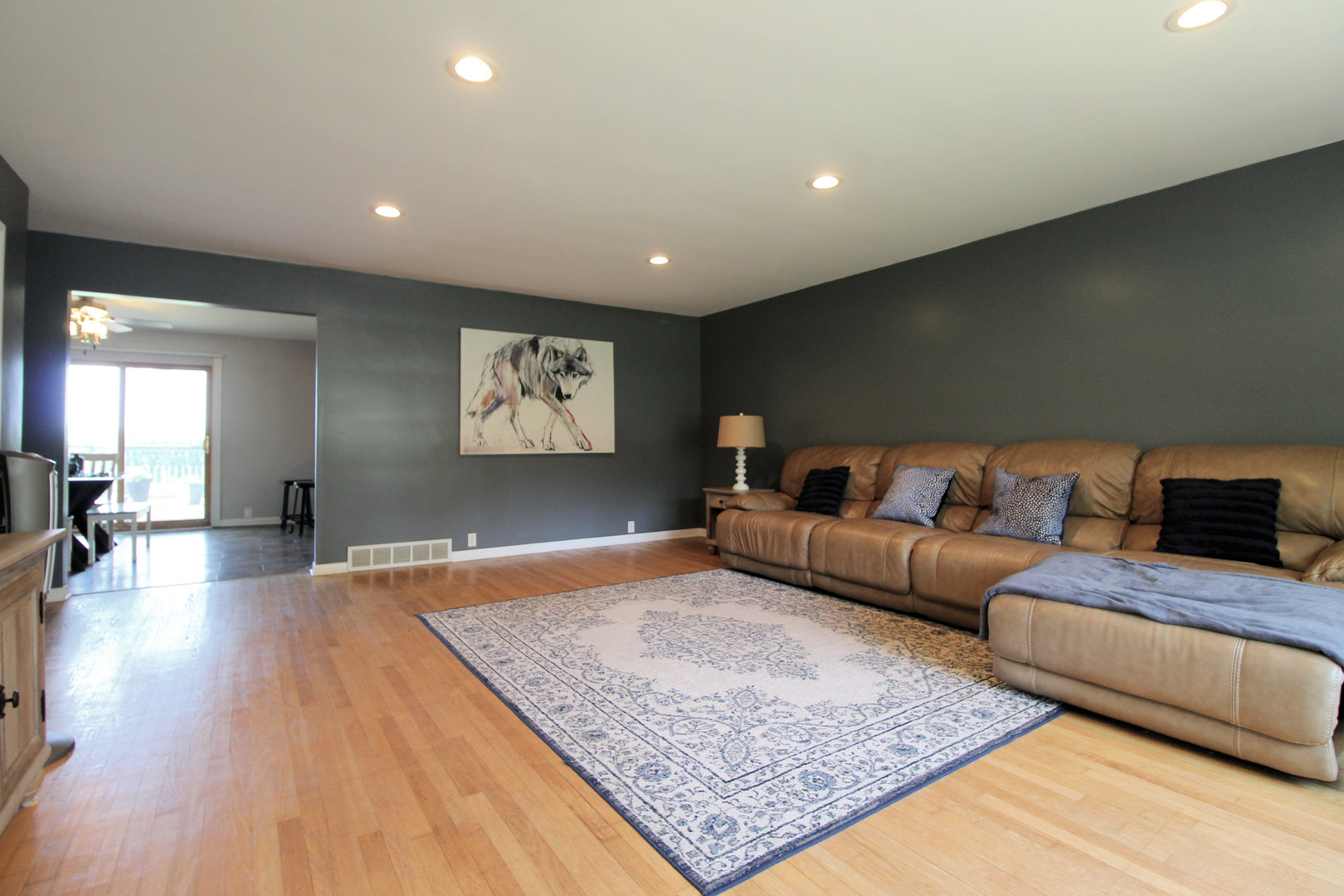 2838 River Road Kankakee, IL 60901 - Photo 4 of 24 a living room with furniture and a rug