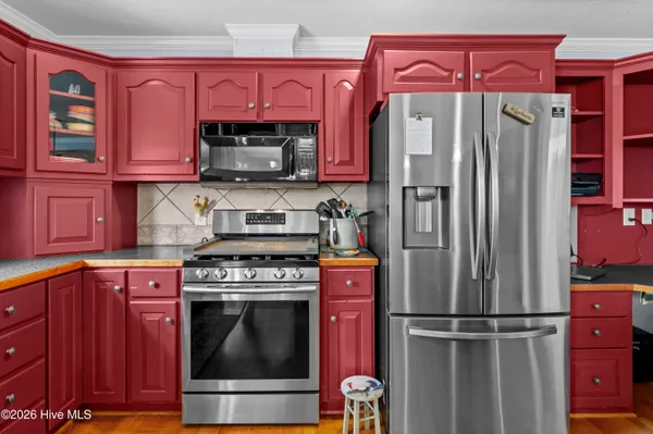 $485,000 | 1074 Wells Town Road, Teachey, NC 28464