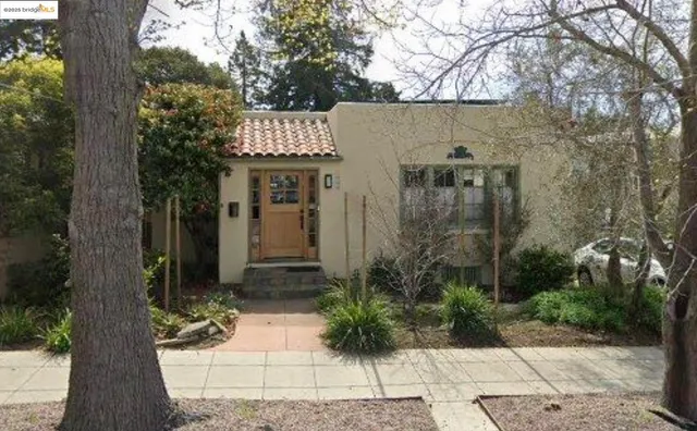 a sign that is on the side of a building