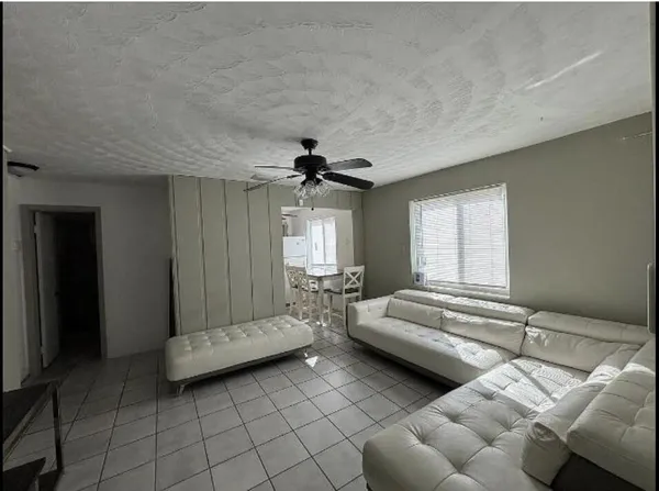 $3,650 | 6420 Oak Street, Hollywood, FL 33024