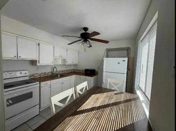 $3,650 | 6420 Oak Street, Hollywood, FL 33024