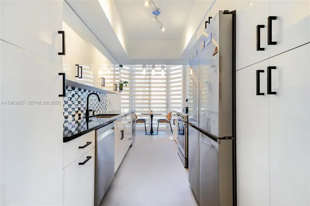 $5,000 | 21205 Yacht Club Drive, Unit 304, Aventura, FL 33180