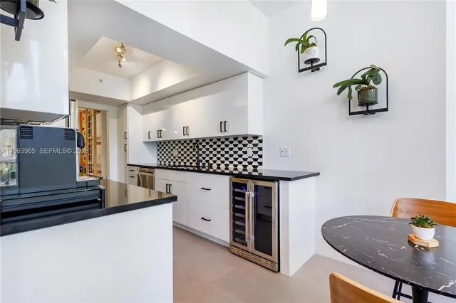 $5,000 | 21205 Yacht Club Drive, Unit 304, Aventura, FL 33180