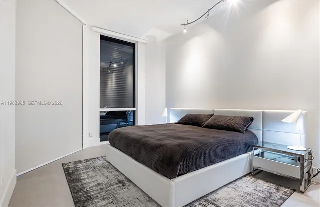 $5,000 | 21205 Yacht Club Drive, Unit 304, Aventura, FL 33180