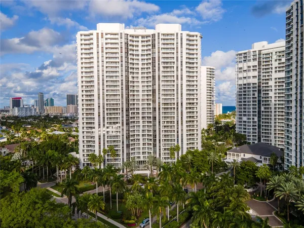 $4,499 | 21205 Yacht Club Drive, Unit 304, Aventura, FL 33180